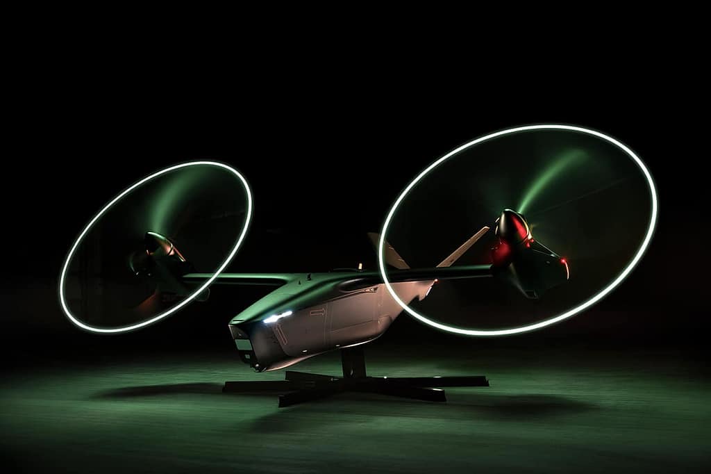 Das autonome Kipprotorflugzeug Anduril Thunder, ein Modell in Originalgröße, wurde auf der Farnborough 2026 gezeigt.