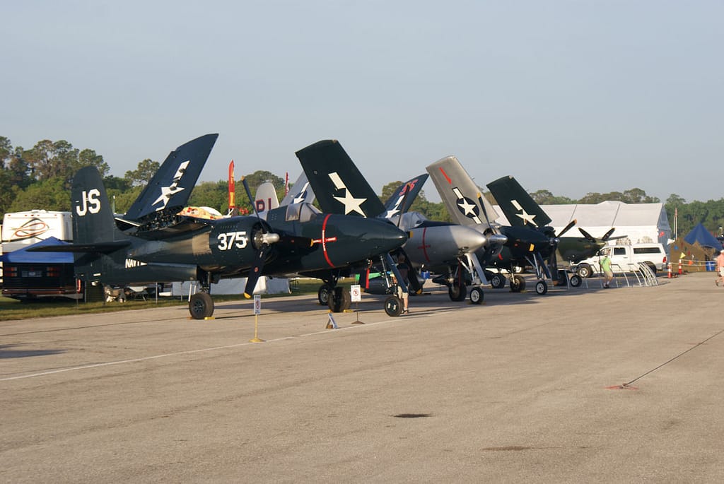Tres aviones de guerra F7F Tigercat conservados.