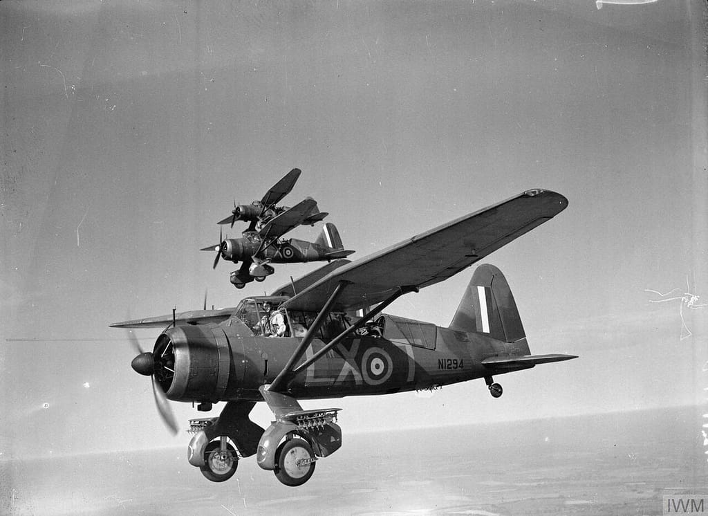 Westland Lysanders in formation, 1940