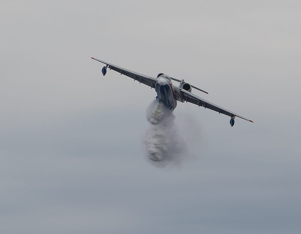 Beriev Be-200 dropping water on a fire
