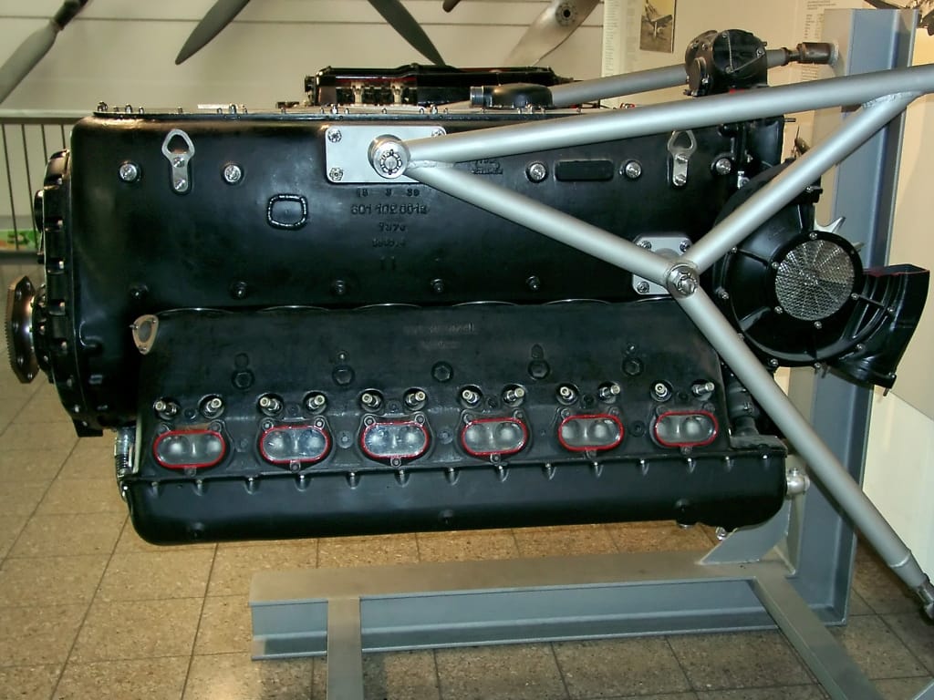 Daimler-Benz DB 601A inverted V12 aero engine