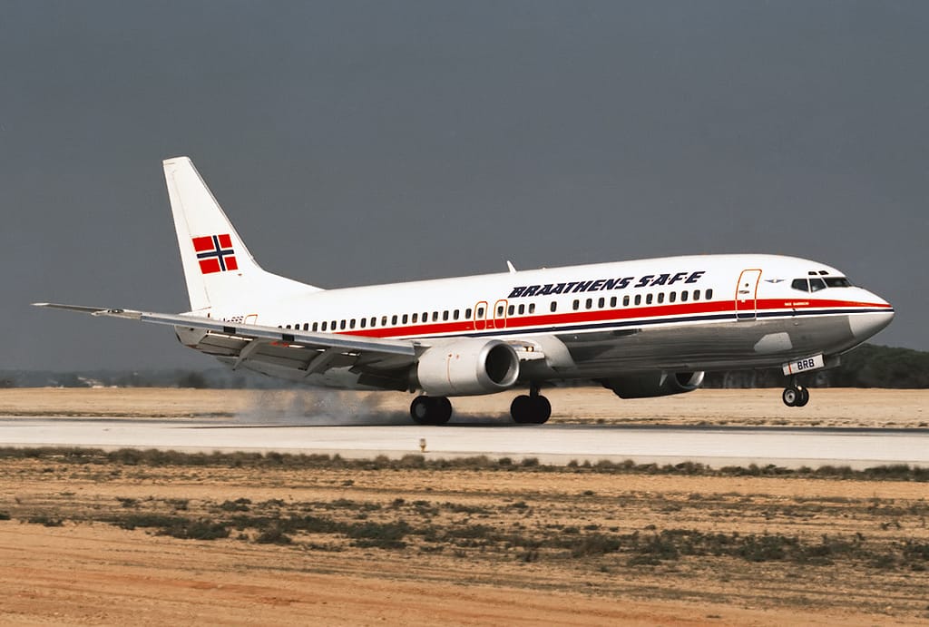 Boeing 737-400 airliner