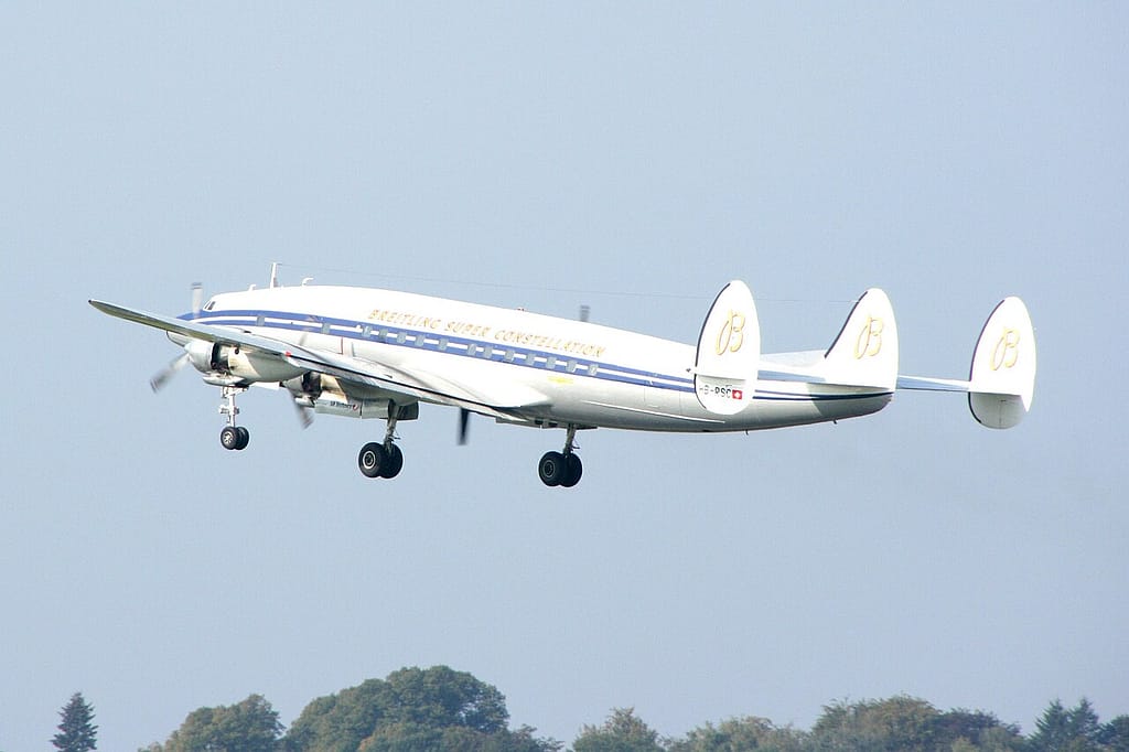 Lockheed Super Constellation, triple tail