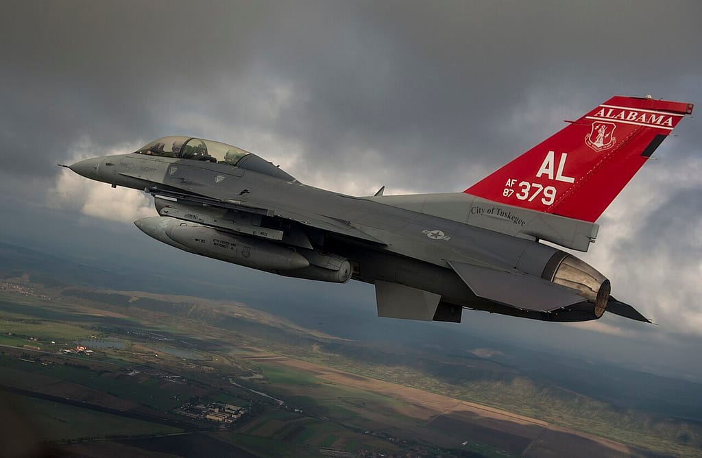 A U.S. Air National Guard F-16 Fighting Falcon in flight