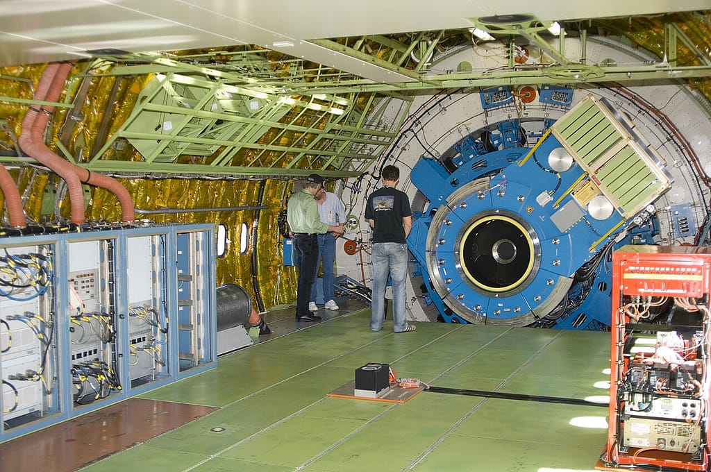 SOFIA infrared telescope mounting
