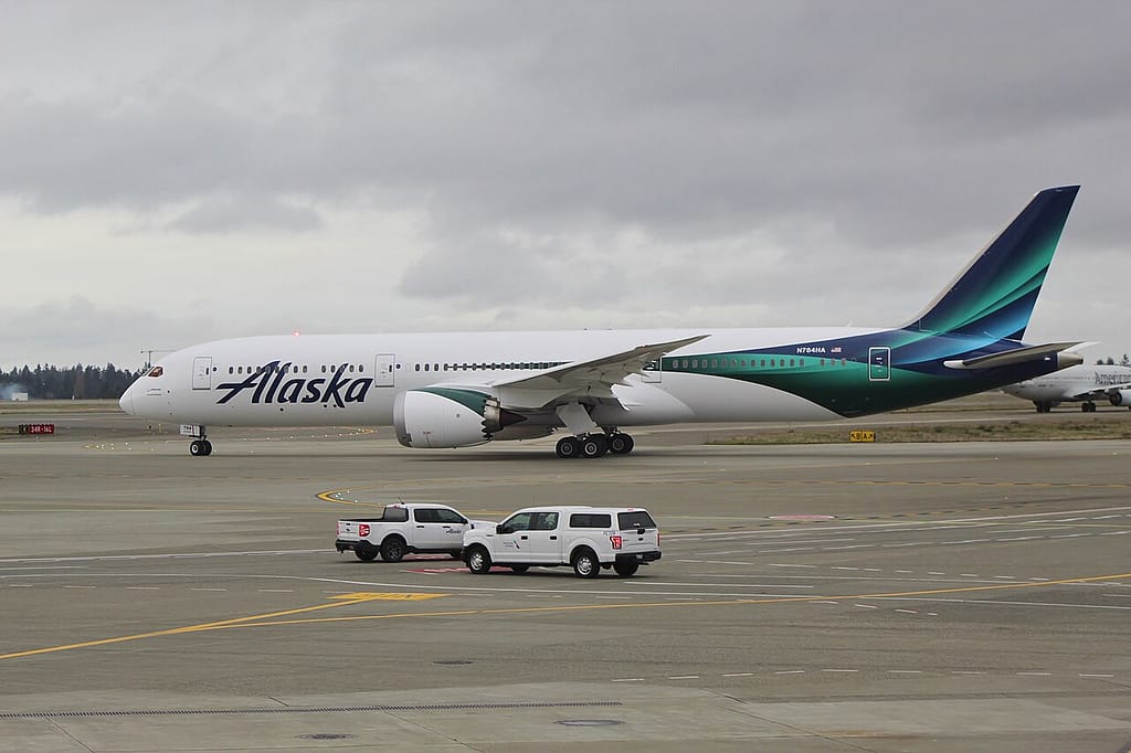 Alaska Airlines Boeing 787-9 in the carrier’s Global livery at Seattle-Tacoma