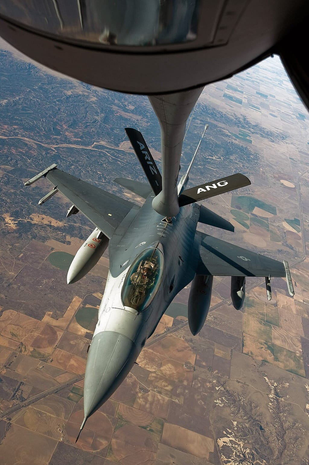 KC-135 Stratotanker refueling an F-16