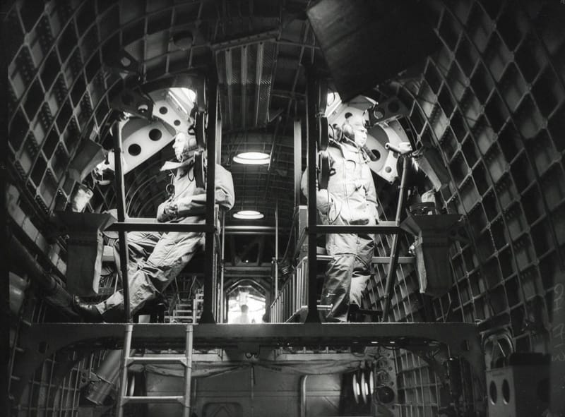 Gunners aboard a Short Sunderland