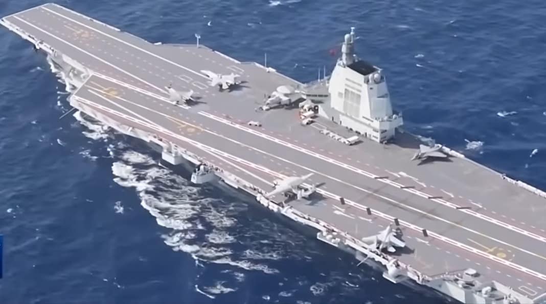 Chinese aircraft carrier Fujian flight deck.jpg