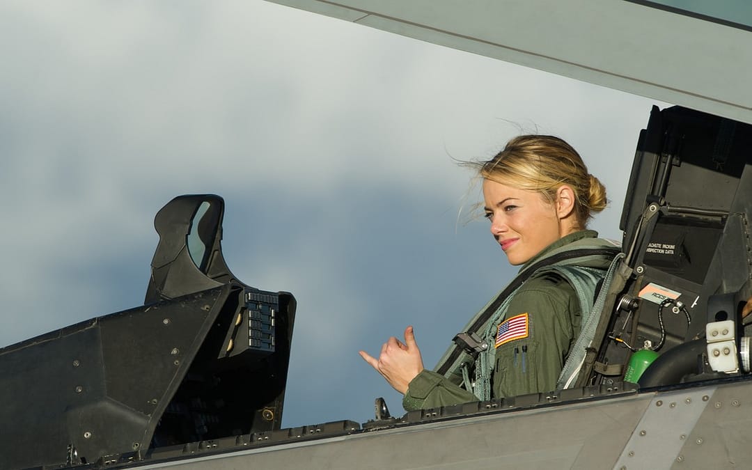 No, Emma Stone no pilotó un F-22.