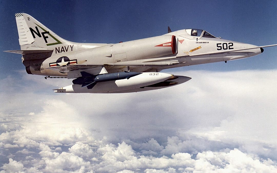 El A-4 Skyhawk: el coche deportivo de Heinemann que se negó a retirarse.