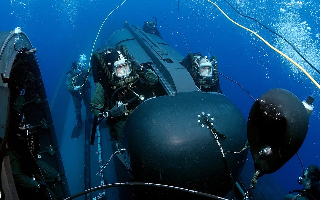 Navy SEALs in Mini-Subs Will Now Hunt With Robot Drones Underwater