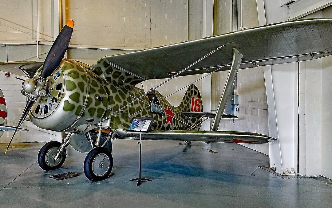 The Polikarpov I-153 Chaika — The Biplane That Outlived Its Era