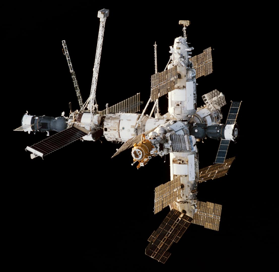 mir-space-station-1991-1995-post-soviet