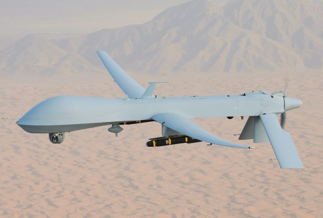 mq-1-predator-armed-agm-114-hellfire-missile-drone