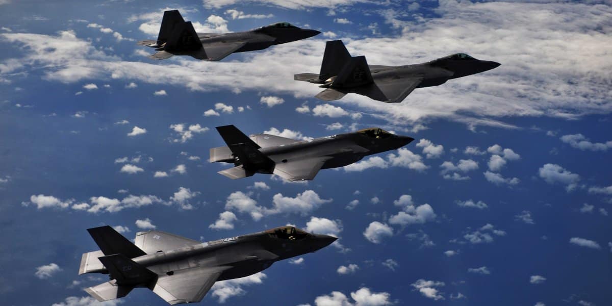 f-35-y-f-22-1 (2) F-35 y F-22