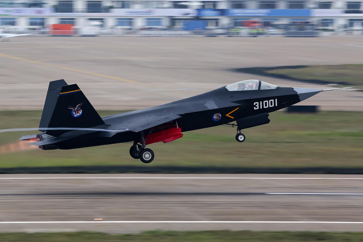 Demostrador Shenyang J-31/FC-31 Demostrador Shenyang J-31 FC-31 en Zhuhai, predecesor del J-35.