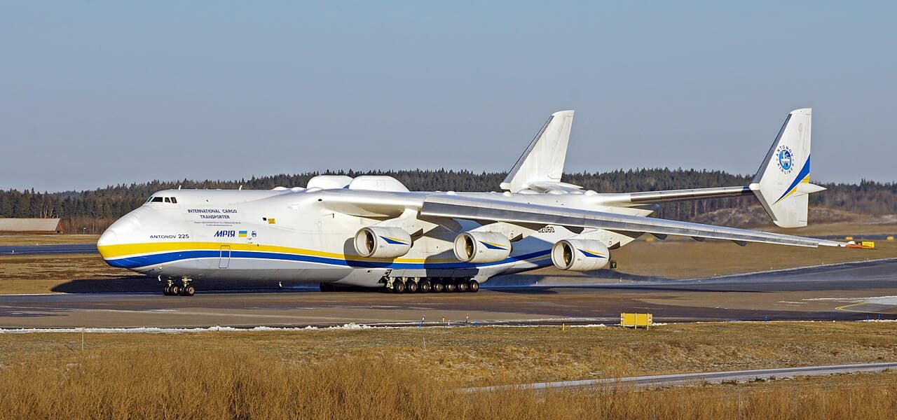 Die Antonow An-225 Mrija, das größte jemals gebaute Flugzeug, im Flug