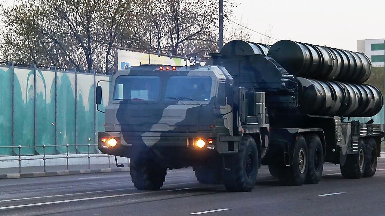 A Russian S-400 Triumf long-range air defense launcher