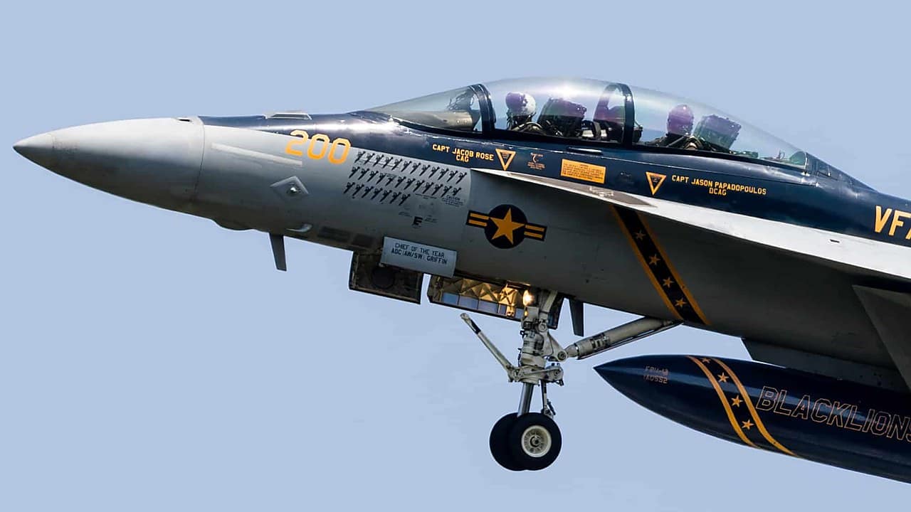 VFA-213 CAG F/A-18F mit Missionsmarkierungen