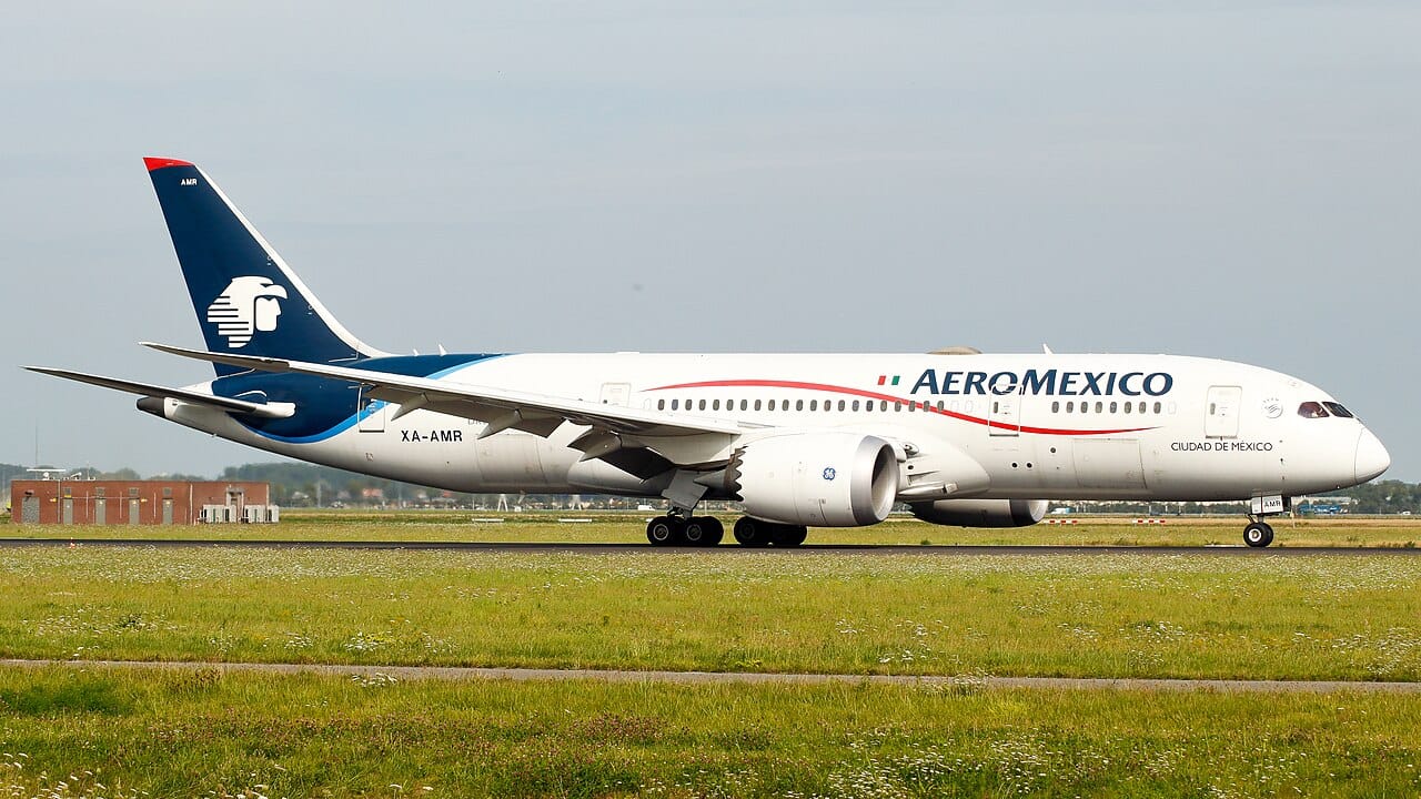 An Aeromexico Boeing 787 Dreamliner
