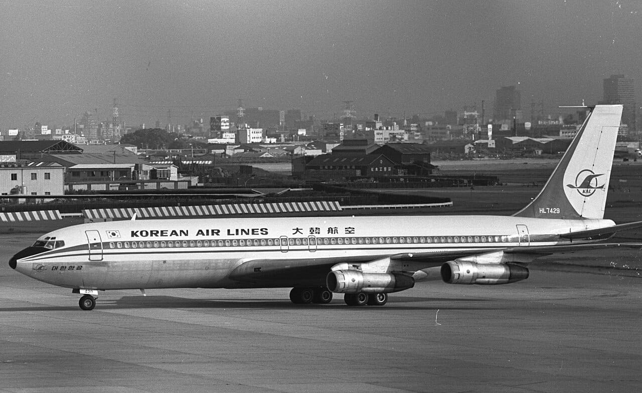Korean Air Lines Boeing 707 HL7429, the KAL 902 aircraft