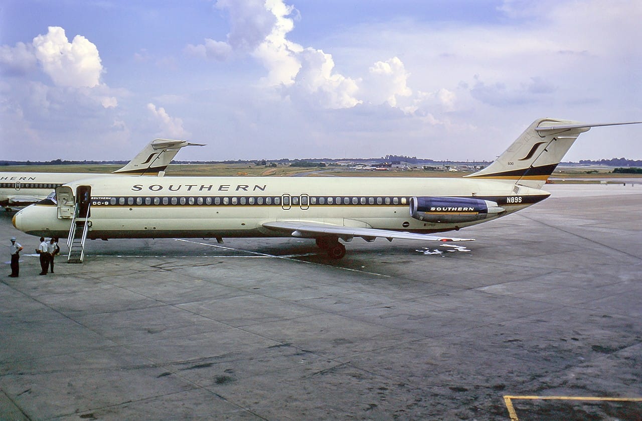 A Southern Airways McDonnell Douglas DC-9-31, the same type and variant as Flight 242