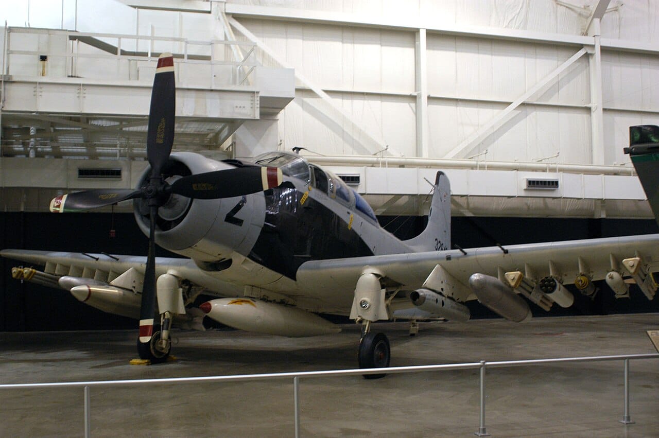 douglas-a-1e-skyraider-usaf-sandy-csar