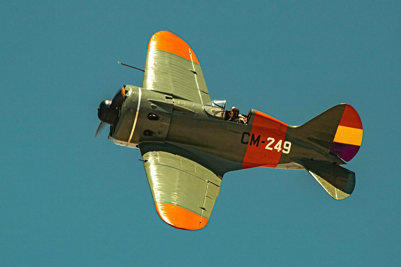 A Polikarpov I-16 in Spanish Republican markings