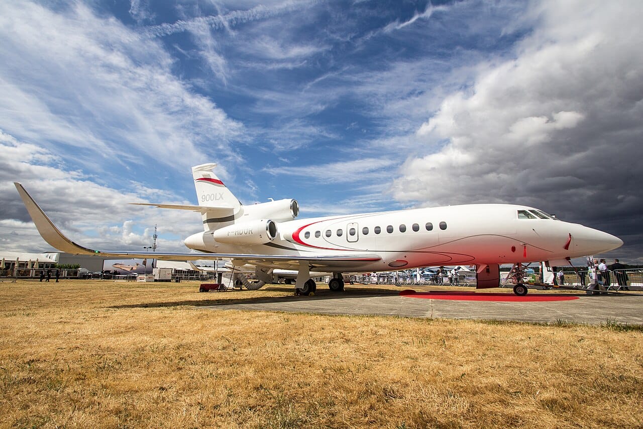 Dassault Falcon 900LX — the same type used by 32 (The Royal) Squadron RAF to transport UK Defence Secretary John Healey