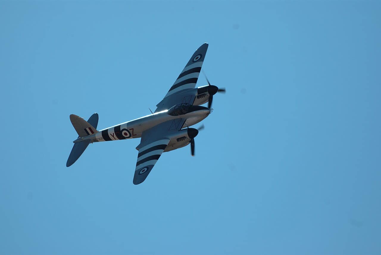 de-havilland-mosquito-wooden-wonder