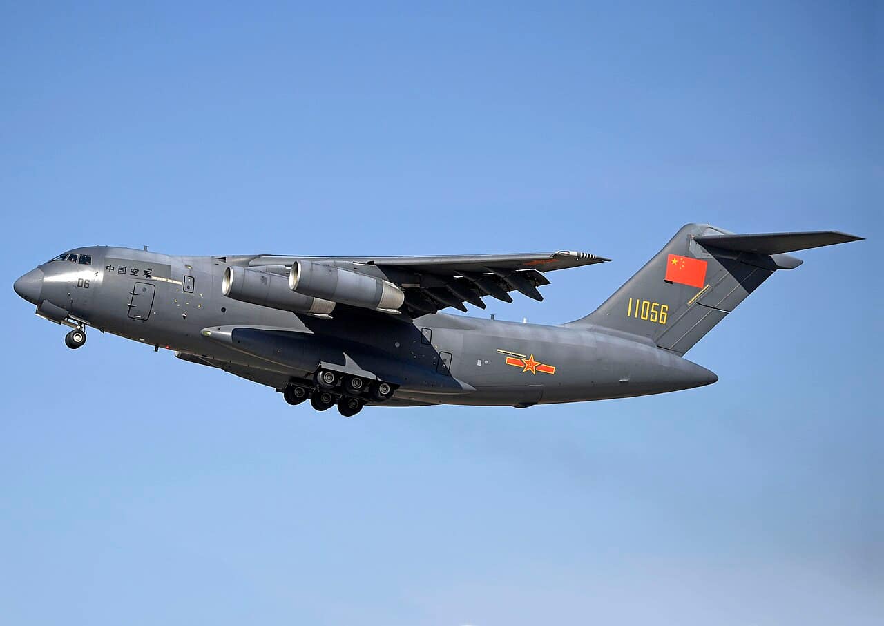 Aereo Xian Y-20 dell'Aeronautica militare cinese in volo.