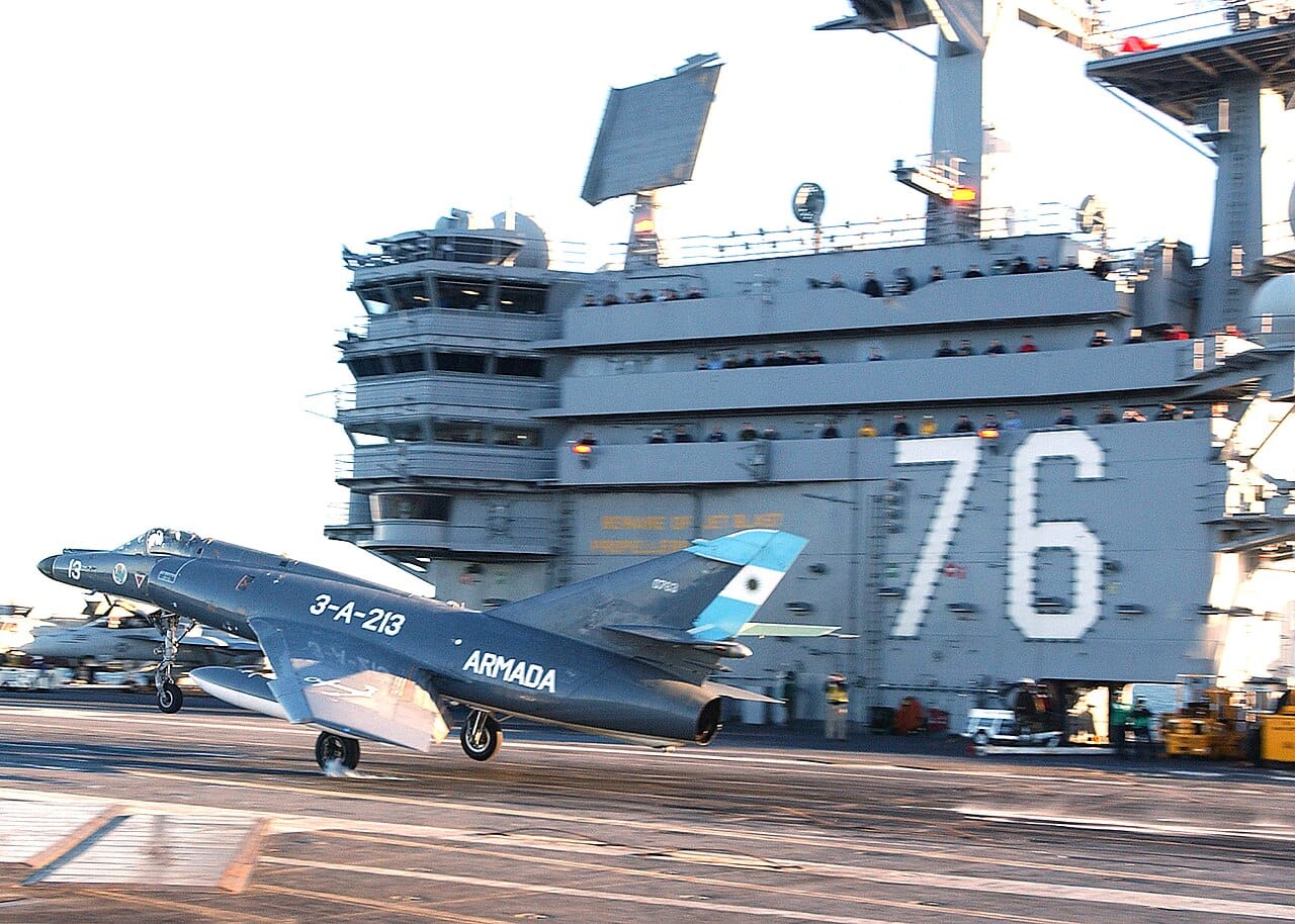 Super Etendard der argentinischen Marine – das Flugzeug, das während des Falklandkriegs Exocet-Raketen abfeuerte