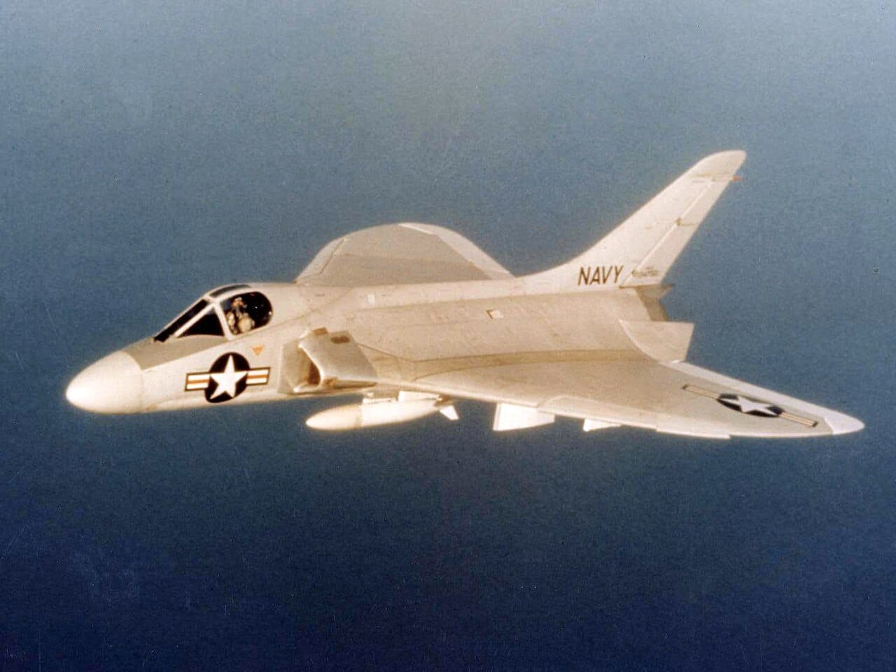 Douglas F4D Skyray in flight A U.S. Navy Douglas F4D-1 Skyray in flight
