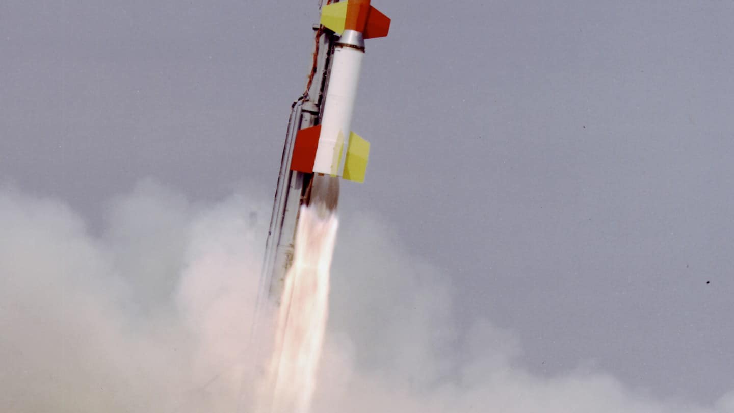 Start der Höhenforschungsrakete Black Brant XII, dem Flug, der dem norwegischen Raketenvorfall von 1995 zugrunde lag