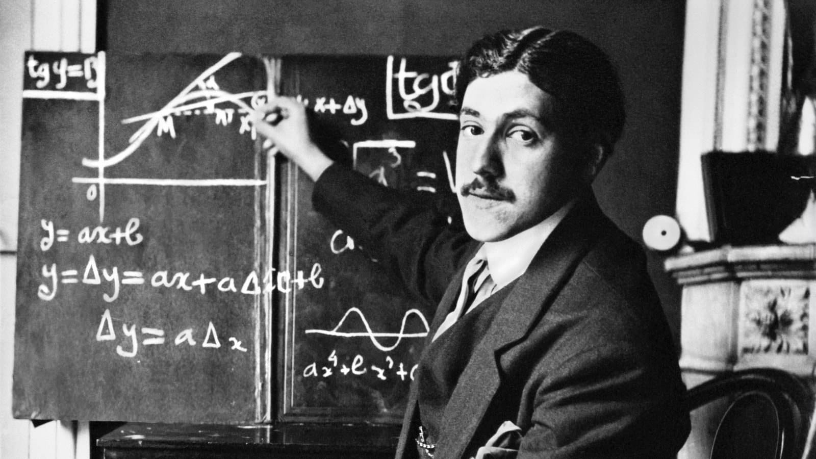 Pizarra de Marcel Dassault Bloch, joven ingeniero.
