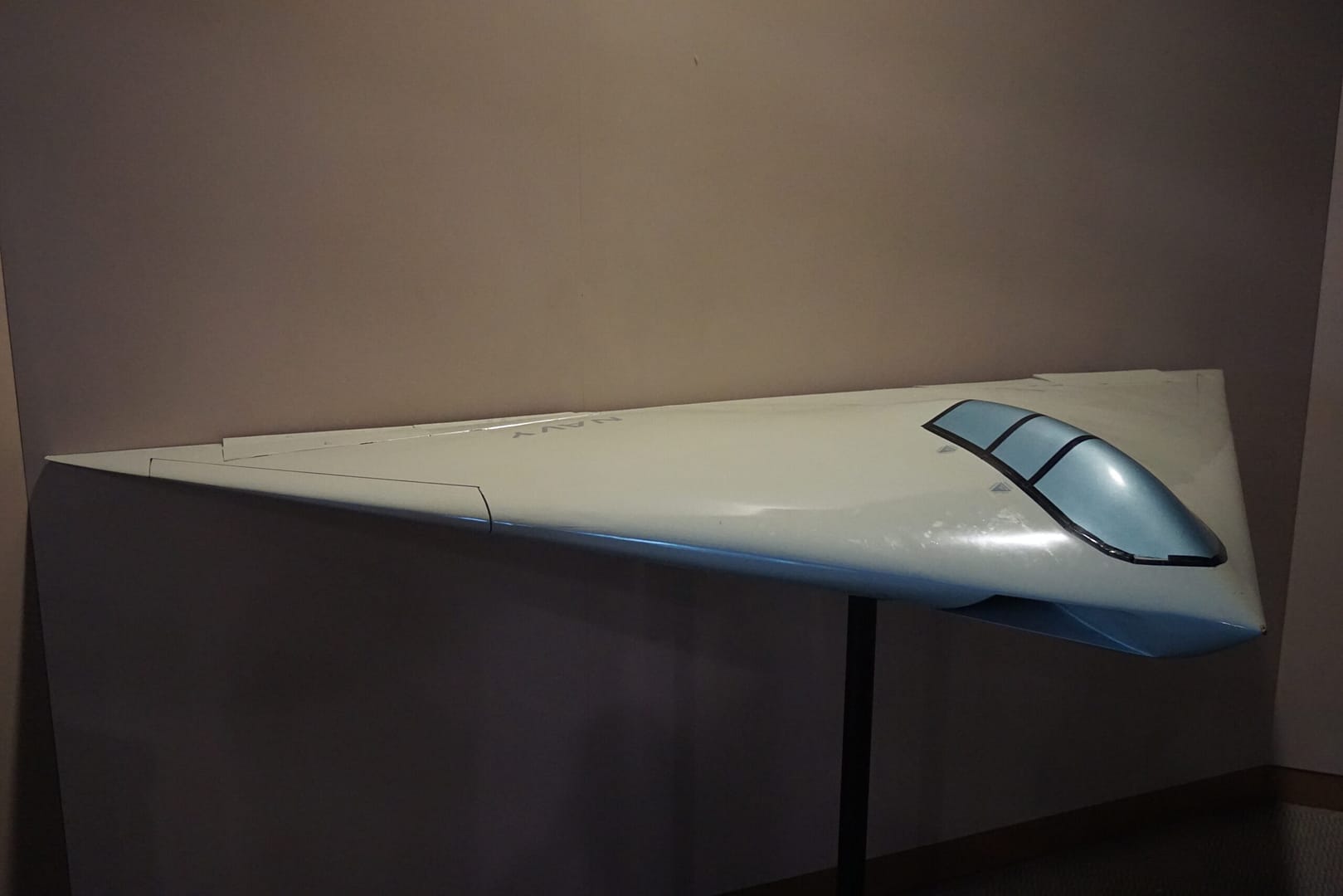 Un modello di Dorito volante Avenger II da 12 pollici