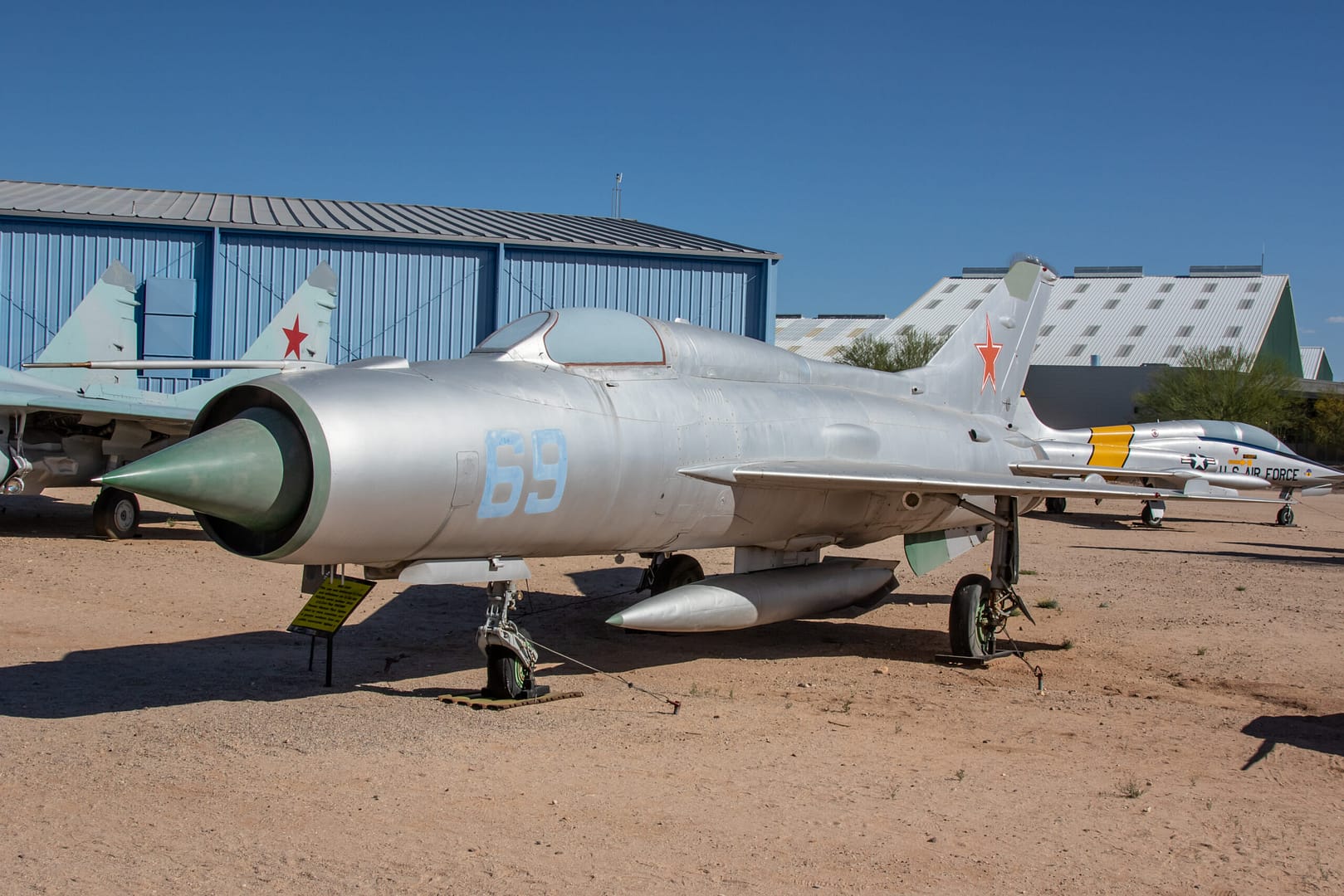 MiG-21PF Fishbed D cockpit and fuselage detail