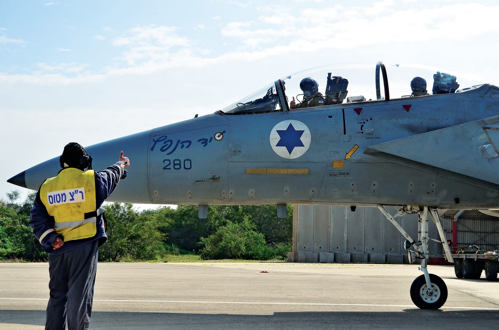 iaf-f-15d-baz-wooden-leg-marking