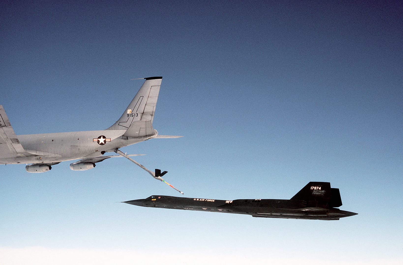 KC-135 Aerial Refueling SR-71 USAF