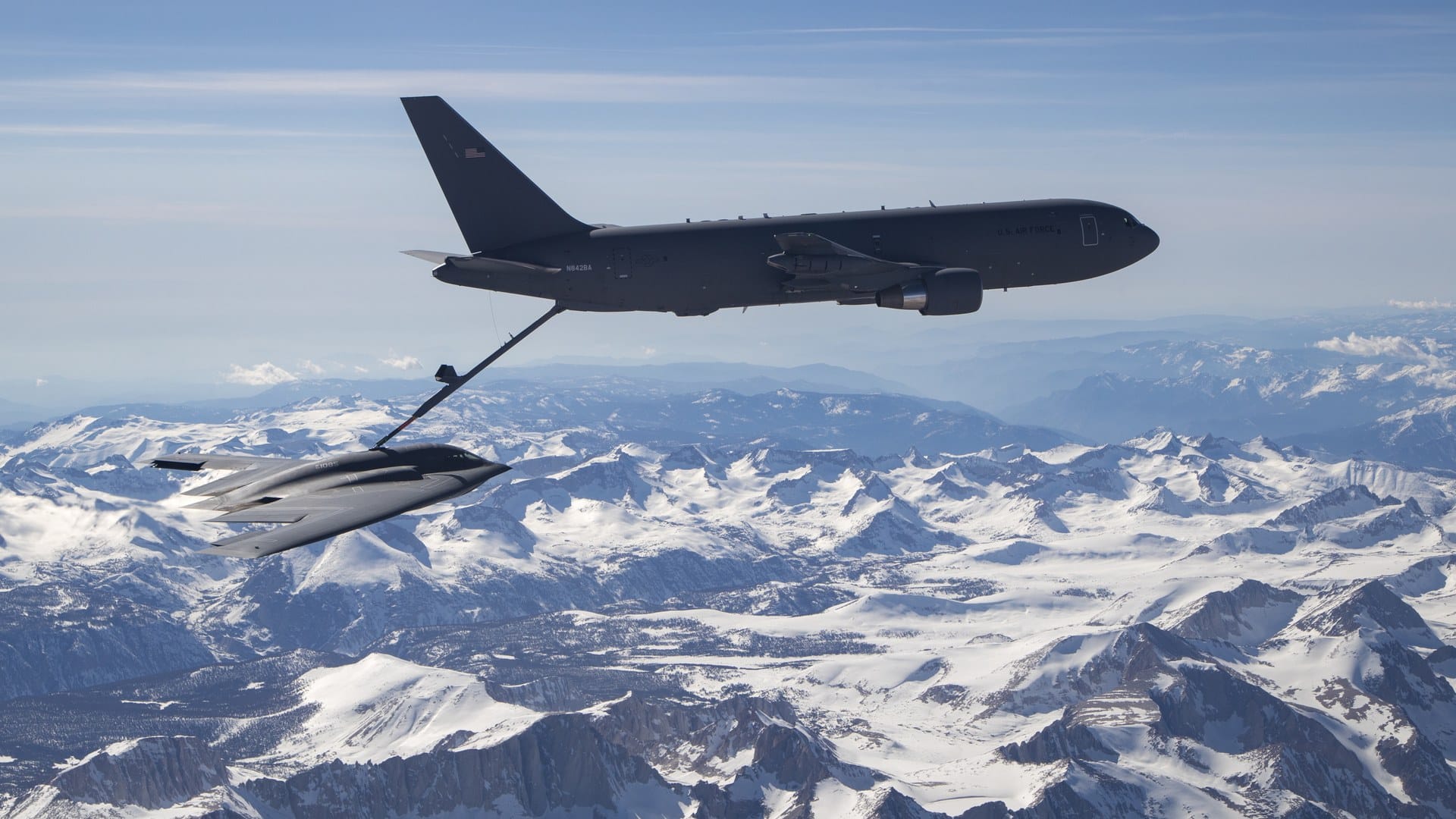 Aviones cisterna de reabastecimiento aéreo de Airbus y Boeing en la competición KC-X.