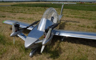 The Cri-Cri: France’s Lawnmower-Powered Aerobatic Twin