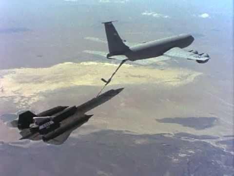 15 beeindruckende und interessante Fakten über Militärflugzeuge
