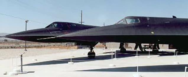 A-12 Oxcart vs SR-71 Blackbird
