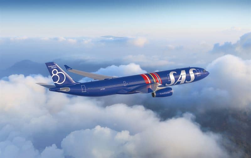 SAS fête ses 80 ans avec un magnifique A330 entièrement bleu