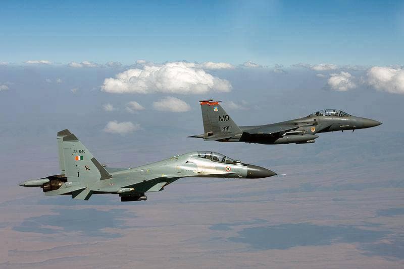 McDonnell Douglas F-15 contre Sukhoi Su-27