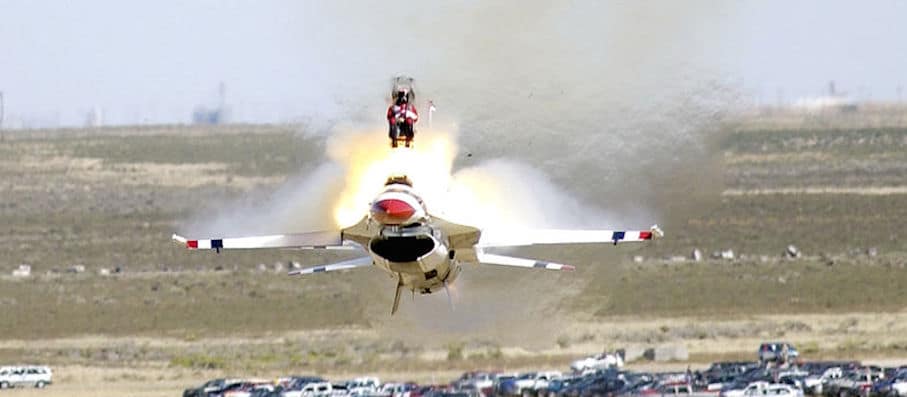 Das Fliegen eines Kampfjets ist schwieriger, als ‘Top Gun’ vermuten lässt.