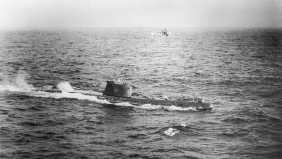El submarino soviético B-59 emergió cerca de Cuba durante la crisis de los misiles de 1962.