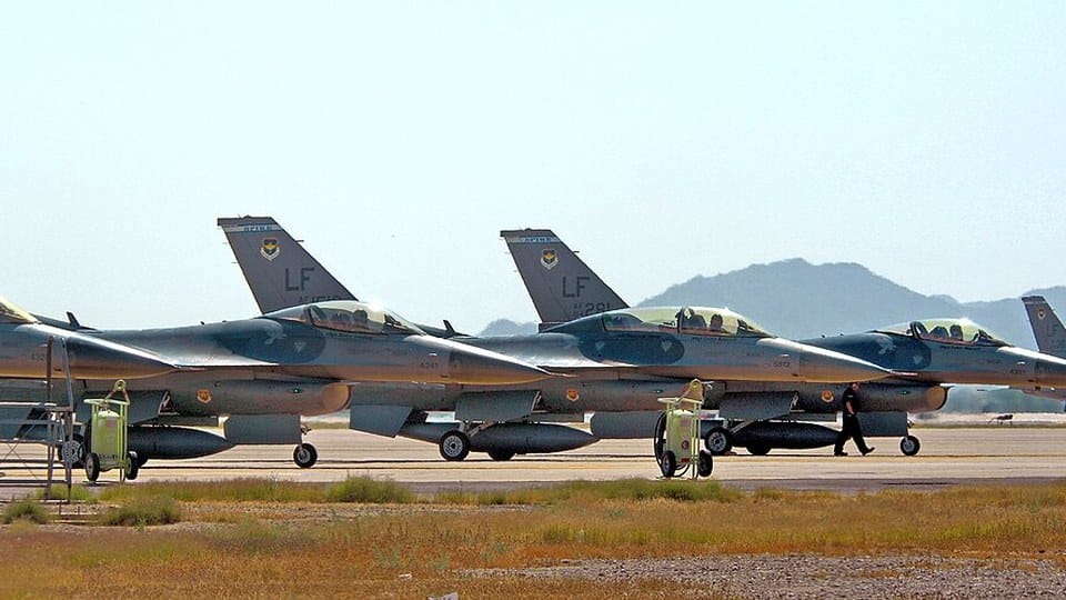 F-16 Fighting Falcon aircraft on flight line F-16 Fighting Falcon aircraft on flight line