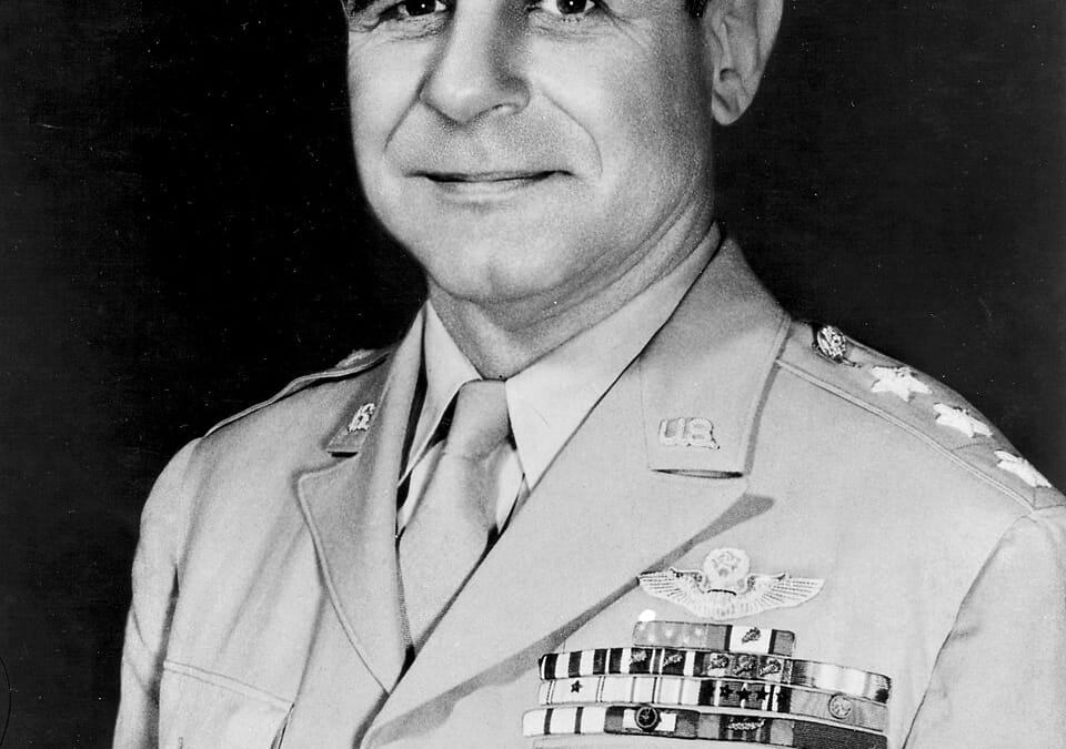 Jimmy Doolittle: Er flog zuerst blind – und bombardierte dann Tokio.